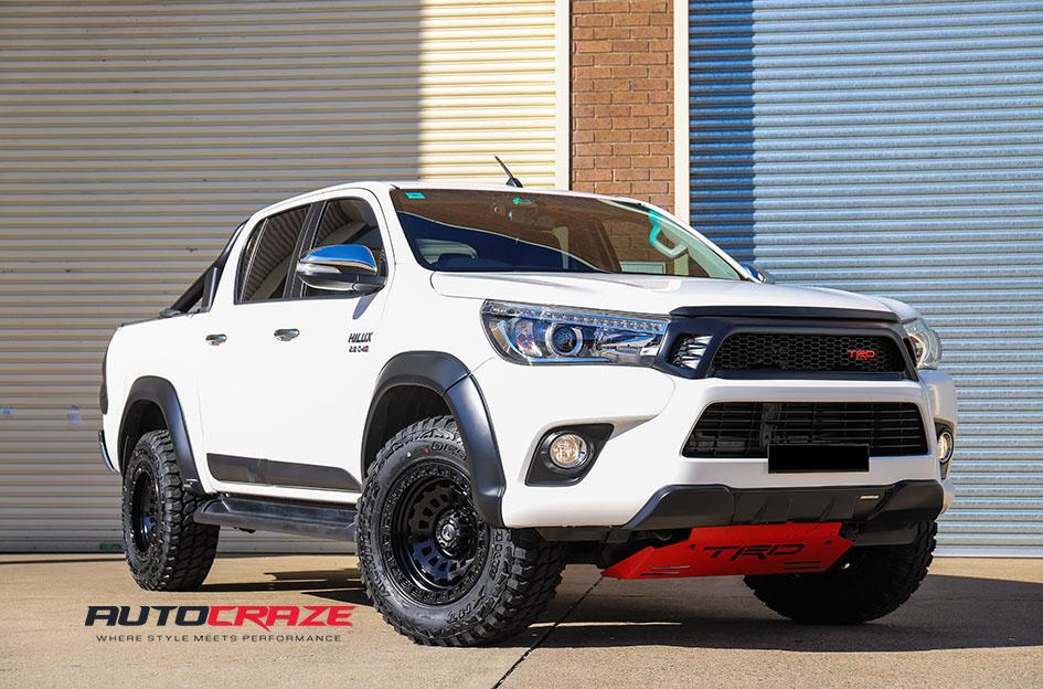 TOYOTA HILUX N80 4WD ZEPHYR MATTE BLACK